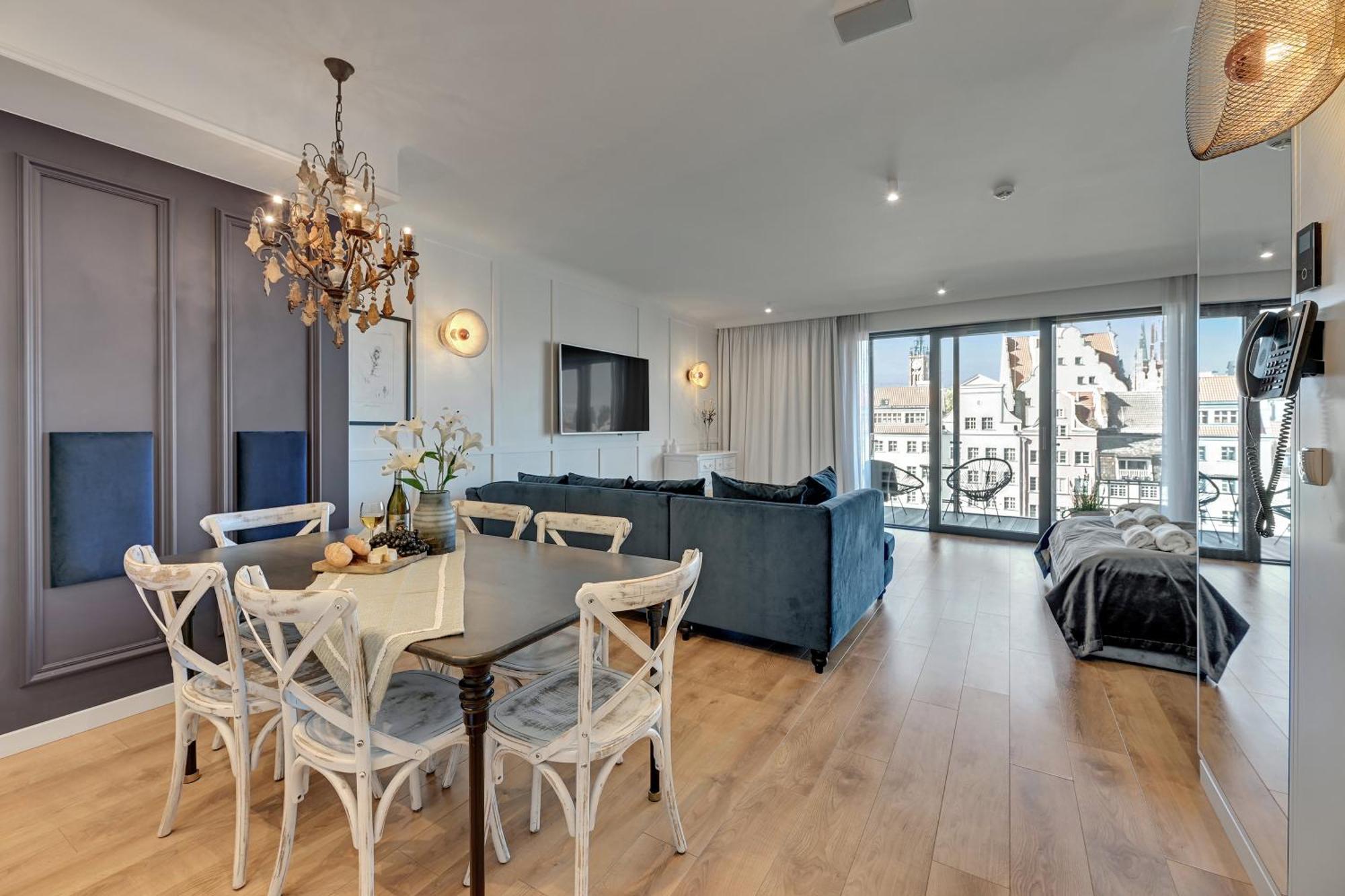Апартаменти Deo Plaza Premium Suites, Riverside & Radisson By Downtown