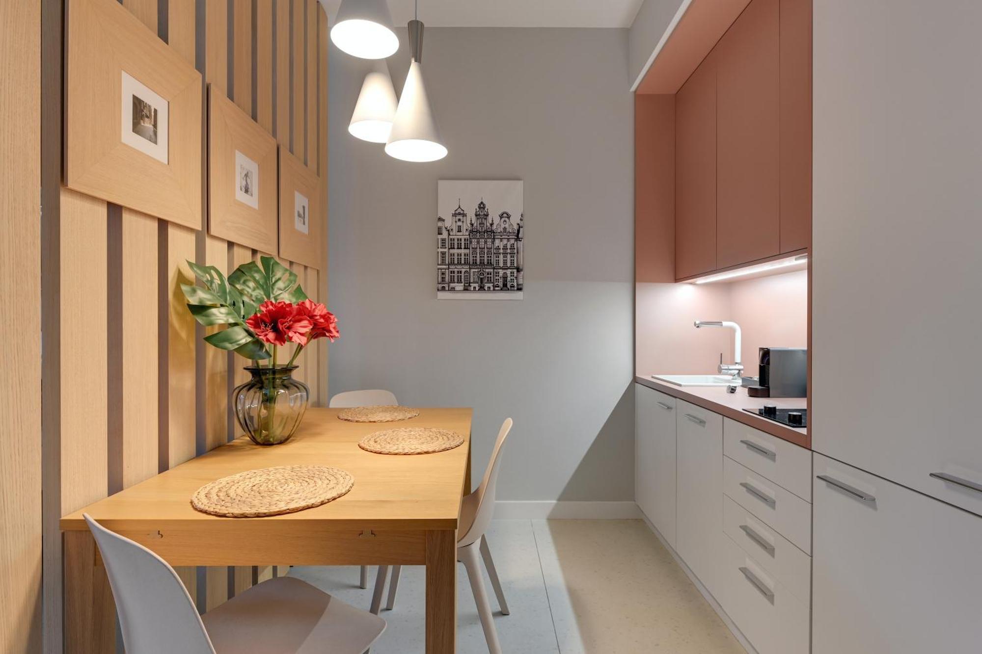 Deo Plaza Premium Suites, Riverside & Radisson By Downtown Апартаменти