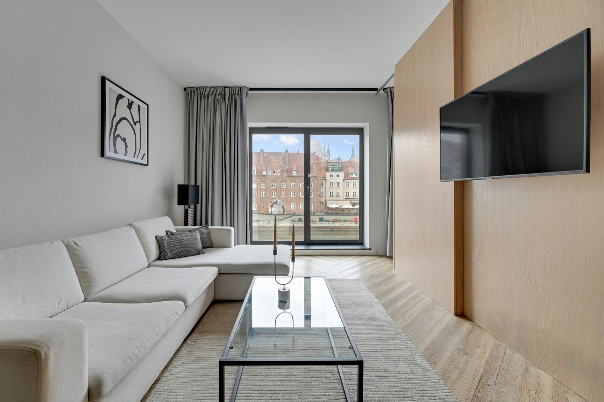 Апартаменти Deo Plaza Premium Suites, Riverside & Radisson By Downtown