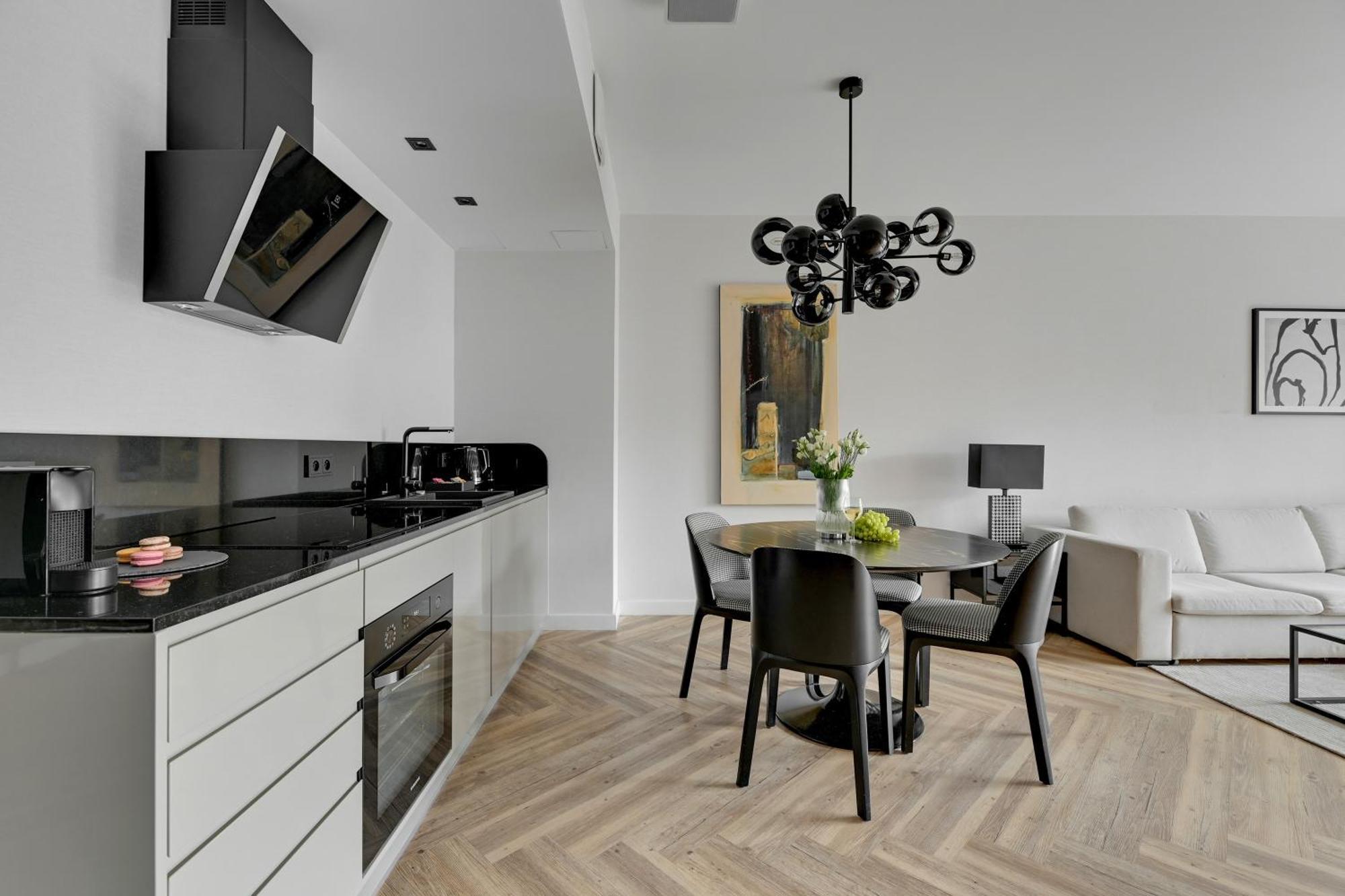 Апартаменти Deo Plaza Premium Suites, Riverside & Radisson By Downtown