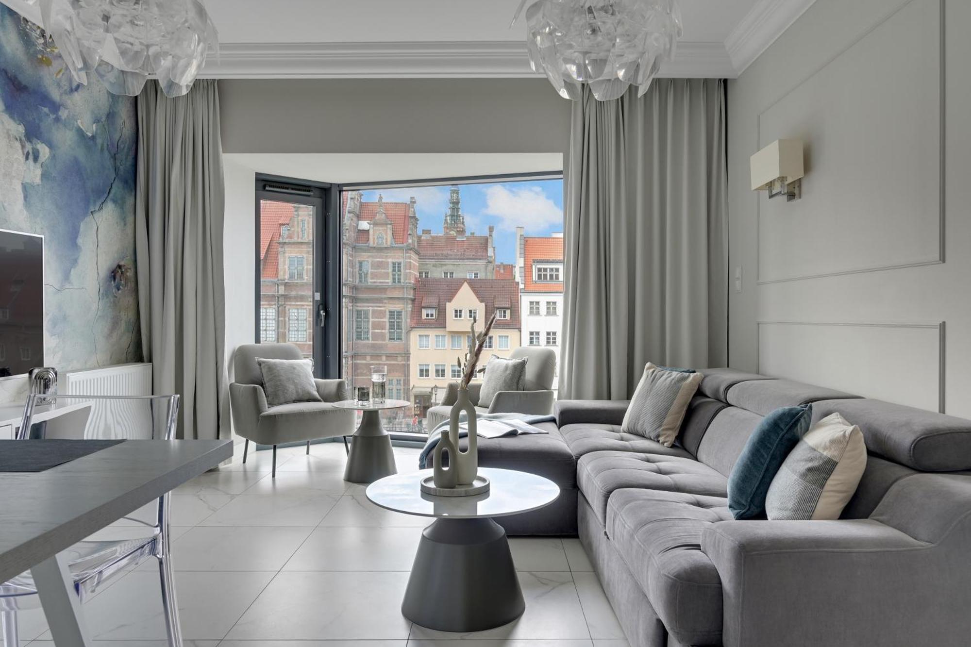 Апартаменти Deo Plaza Premium Suites, Riverside & Radisson By Downtown